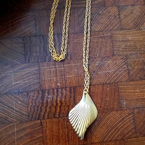 😜 4/$20 Gold leaf necklace